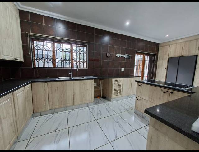 4 BEDROOM HOUSE FOR SALE IN HENLEY ON KLIP